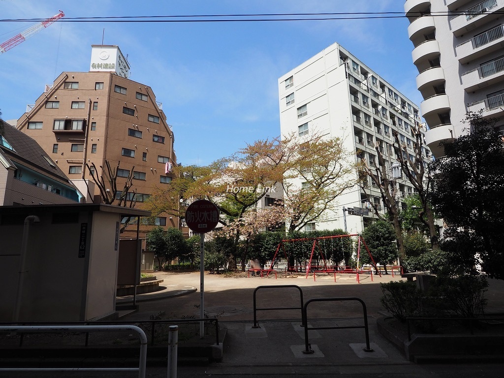 ライオンズマンション板橋区役所前　エントランス前 四ツ又公園